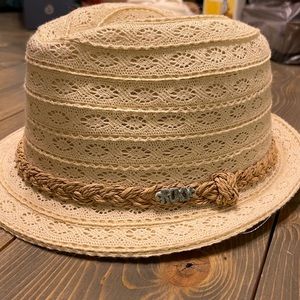 Roxy fedora